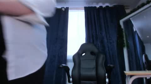 Snapshot of dakotaagray chatting on December 2025 11:18:01 AM Dakotaagray online show from December 2025 11:18:01 AM