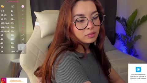 dakottaa__ online show from February 2025 01:25:02 AM