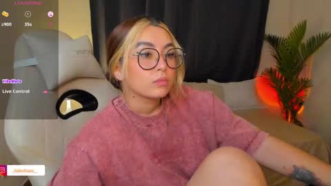 dakottaa__ online show from June 2026 12:13:01 AM