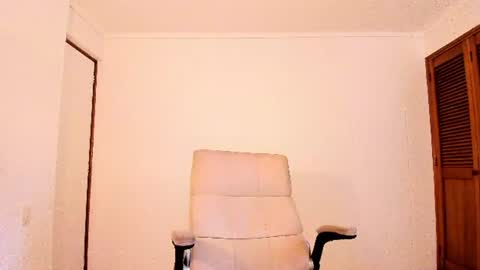 Snapshot of dalia_negra chatting on July 2026 04:27:02 PM Almendra online show from July 2026 04:27:02 PM