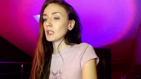 Dalia  online show from December 2024 01:49:01 PM