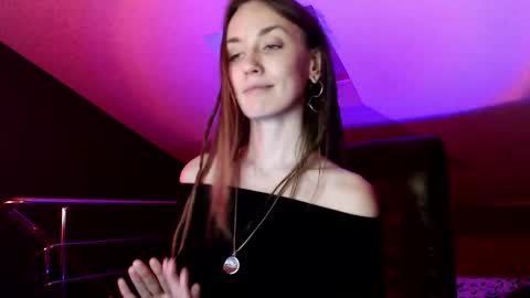 Dalia  online show from December 2024 01:22:01 PM