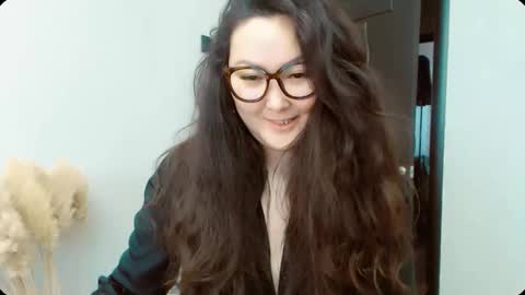 Dali online show from December 2025 05:03:02 AM