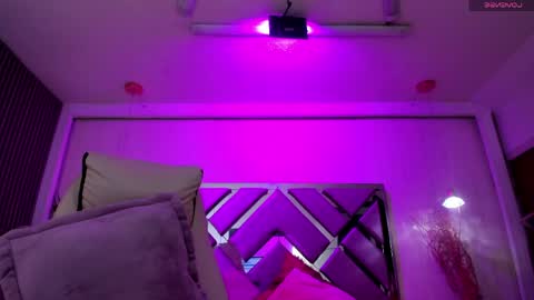 Daliia    online show from April 2026 01:22:01 PM