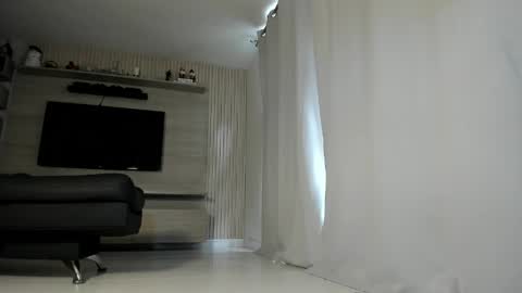   online show from June 2026 02:33:01 PM