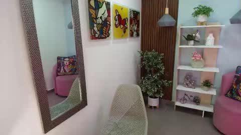 Dalila  online show from December 2025 11:04:02 AM