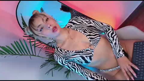 dalilathoms online show from January 2026 09:05:02 PM