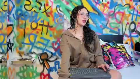 Dali Luu  online show from July 2026 06:21:02 PM