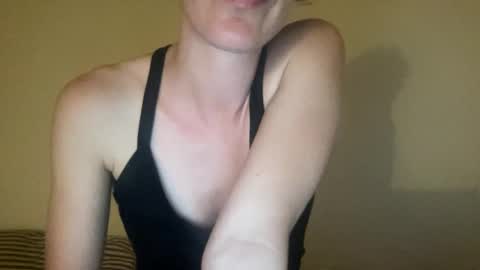 Snapshot of damedauphin chatting on May 2026 04:40:01 AM Montana online show from May 2026 04:40:01 AM