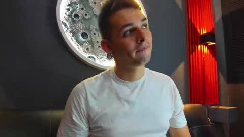 Snapshot of damian__oliver chatting on December 2024 06:03:02 AM Damian Oliver online show from December 2024 06:03:02 AM