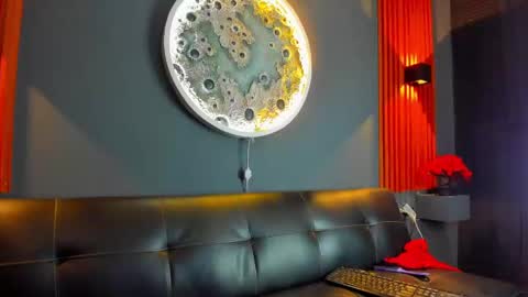 Snapshot of damian__oliver chatting on December 2024 04:41:01 AM Damian Oliver online show from December 2024 04:41:01 AM