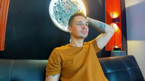 Snapshot of damian__oliver chatting on January 2025 10:55:01 AM Damian Oliver online show from January 2025 10:55:01 AM