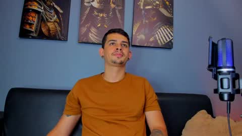 Snapshot of damian__oliver chatting on February 2025 02:08:02 AM Damian Oliver online show from February 2025 02:08:02 AM