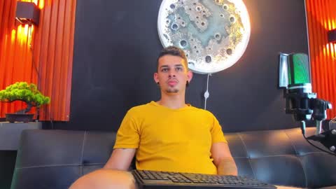 Snapshot of damian__oliver chatting on March 2025 06:16:01 AM Damian Oliver online show from March 2025 06:16:01 AM