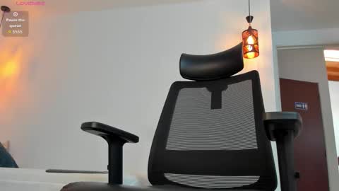 D A M I A N online show from September 2025 08:10:01 PM