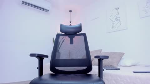 D A M I A N online show from November 2025 01:39:02 AM