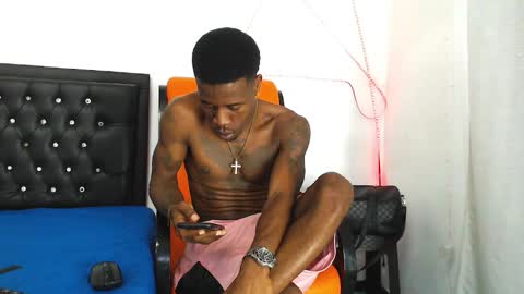 Snapshot of damian_hart_24cm chatting on November 2025 03:11:01 PM damian_hart_24cm online show from November 2025 03:11:01 PM