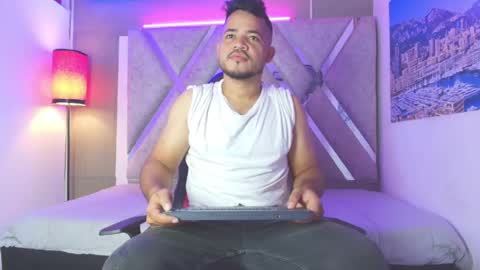DAMIAN LUX online show from May 2026 12:22:02 PM