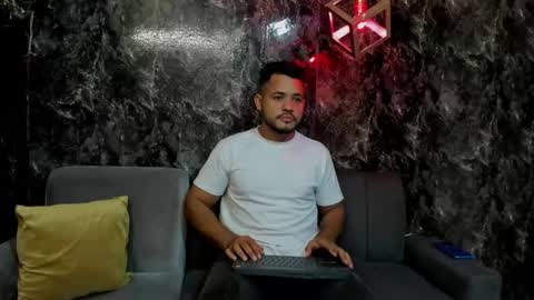 DAMIAN LUX online show from May 2026 04:07:01 AM