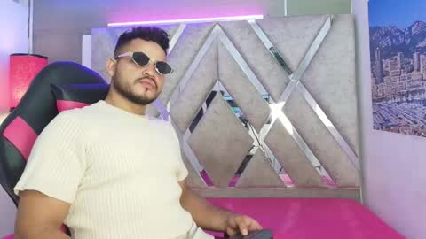DAMIAN LUX online show from May 2026 12:25:02 PM