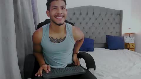 instagram damiannreed. online show from November 2025 12:13:02 AM