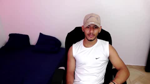 instagram damiannreed. online show from February 2026 04:49:02 PM