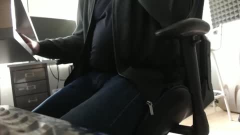 Ray online show from December 2025 12:25:01 PM