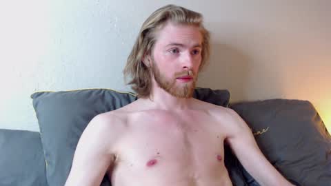 Snapshot of damien_diamond chatting on December 2024 06:31:02 PM damien_diamond online show from December 2024 06:31:02 PM