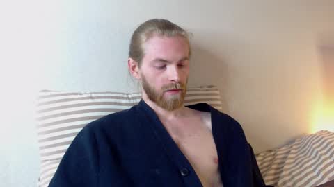 Snapshot of damien_diamond chatting on February 2025 04:46:02 AM damien_diamond online show from February 2025 04:46:02 AM