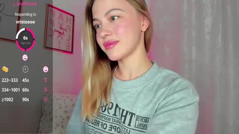 Snapshot of damn_cutie chatting on March 2025 08:20:02 PM Tiana online show from March 2025 08:20:02 PM