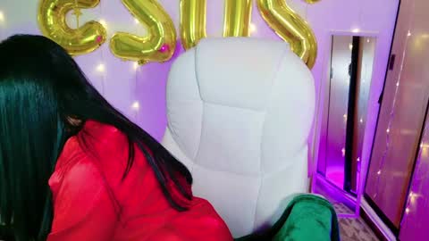 Snapshot of damn_that_booty chatting on January 2025 09:05:01 AM Criss online show from January 2025 09:05:01 AM