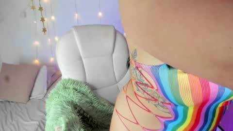 Snapshot of damn_that_booty chatting on January 2025 10:06:01 AM Criss online show from January 2025 10:06:01 AM