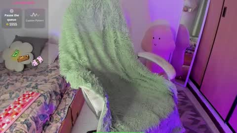 Snapshot of damn_that_booty chatting on February 2025 05:19:01 AM Criss online show from February 2025 05:19:01 AM