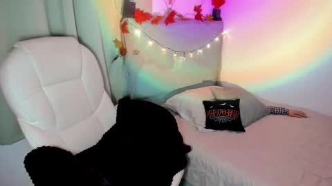 Snapshot of damn_that_booty chatting on October 2025 12:13:01 AM Criss online show from October 2025 12:13:01 AM