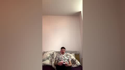Snapshot of damo111694 chatting on March 2026 08:12:01 PM damo111694 online show from March 2026 08:12:01 PM