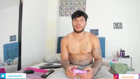 Snapshot of damonxxx1 chatting on January 2025 07:29:02 PM Damon online show from January 2025 07:29:02 PM