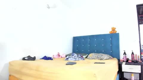 Snapshot of damonxxx1 chatting on October 2025 10:43:01 PM Damon online show from October 2025 10:43:01 PM