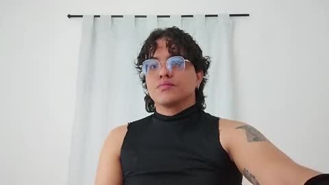 Snapshot of dan_blous chatting on February 2026 01:20:02 AM Diane Blosson online show from February 2026 01:20:02 AM