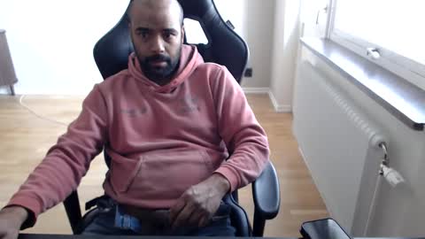 dan_the_man43 online show from April 2026 02:33:01 PM