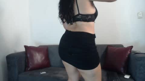 Snapshot of dana_777 chatting on January 2025 10:41:02 PM Dayana online show from January 2025 10:41:02 PM