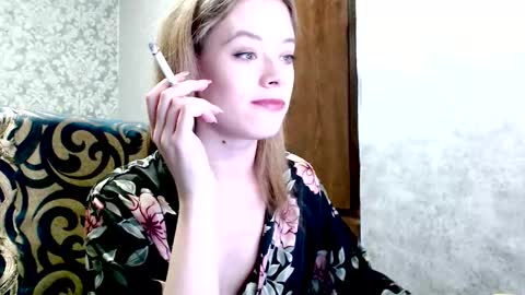 Dana SmileX online show from October 2025 05:34:01 PM