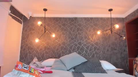 Snapshot of danaandthamaraangels chatting on November 2025 10:26:02 PM online show from November 2025 10:26:02 PM