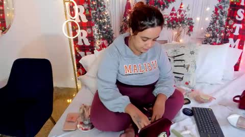 danaferluccio online show from December 2025 06:26:01 PM