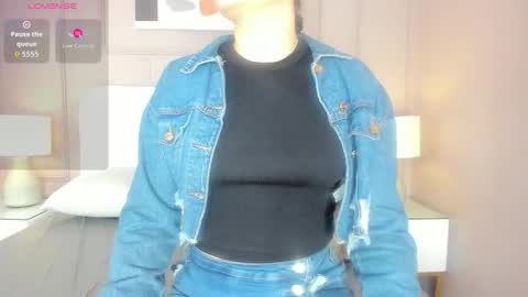 Snapshot of danee_19 chatting on December 2025 10:11:01 AM Daniela online show from December 2025 10:11:01 AM