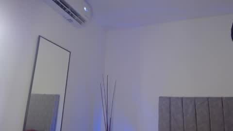 Ela and Santi online show from February 2026 10:22:01 PM