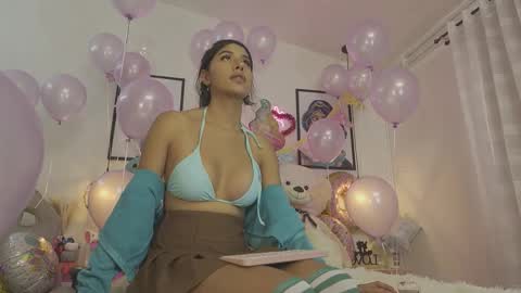   online show from October 2025 03:57:02 PM