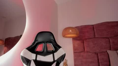 Snapshot of dani_velvet chatting on February 2026 02:50:02 AM online show from February 2026 02:50:02 AM