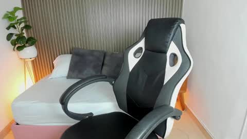 Dania online show from December 2024 03:31:02 PM