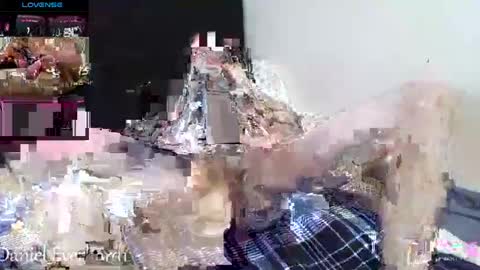 Snapshot of daniel_everhard1 chatting on January 2025 06:03:02 PM Daniel online show from January 2025 06:03:02 PM