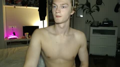 Snapshot of daniel_yumm chatting on July 2026 05:18:01 PM Daniel online show from July 2026 05:18:01 PM